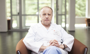 Prof. Adam Witkowski: Miejmy świadomość, że koronawirus uszkadza serce