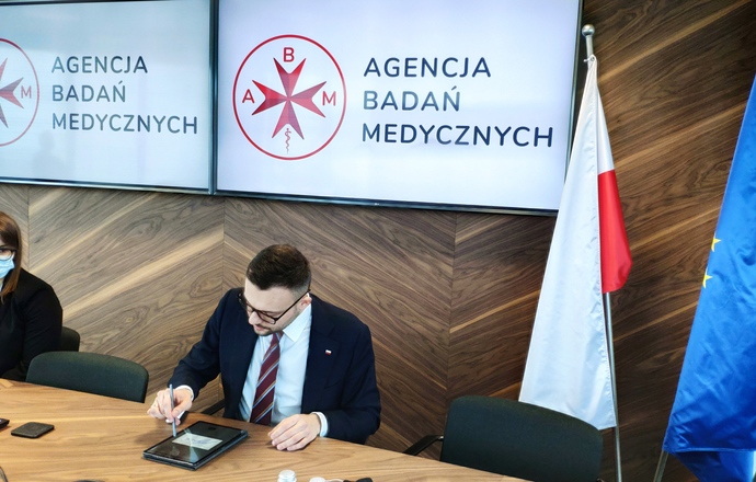 Agencja Badań Medycznych uruchomiła Polską Sieć Badań Klinicznych
