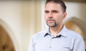 Prof. Krzysztof Pyrć: „Akryflawina może okazać się skuteczna względem SARS-CoV-2, ale muszą