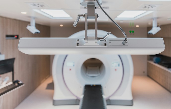Terapia protonowa w onkologii – chemiczno-fizyczne podstawy oddziaływań protonów z materią